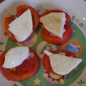 トマトとモツァレラチーズのカプレーゼ